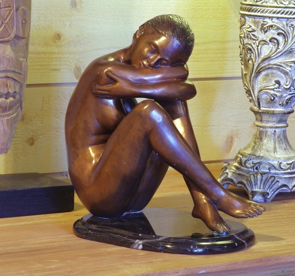 Ambre Akt sitzend | Bronzefigur